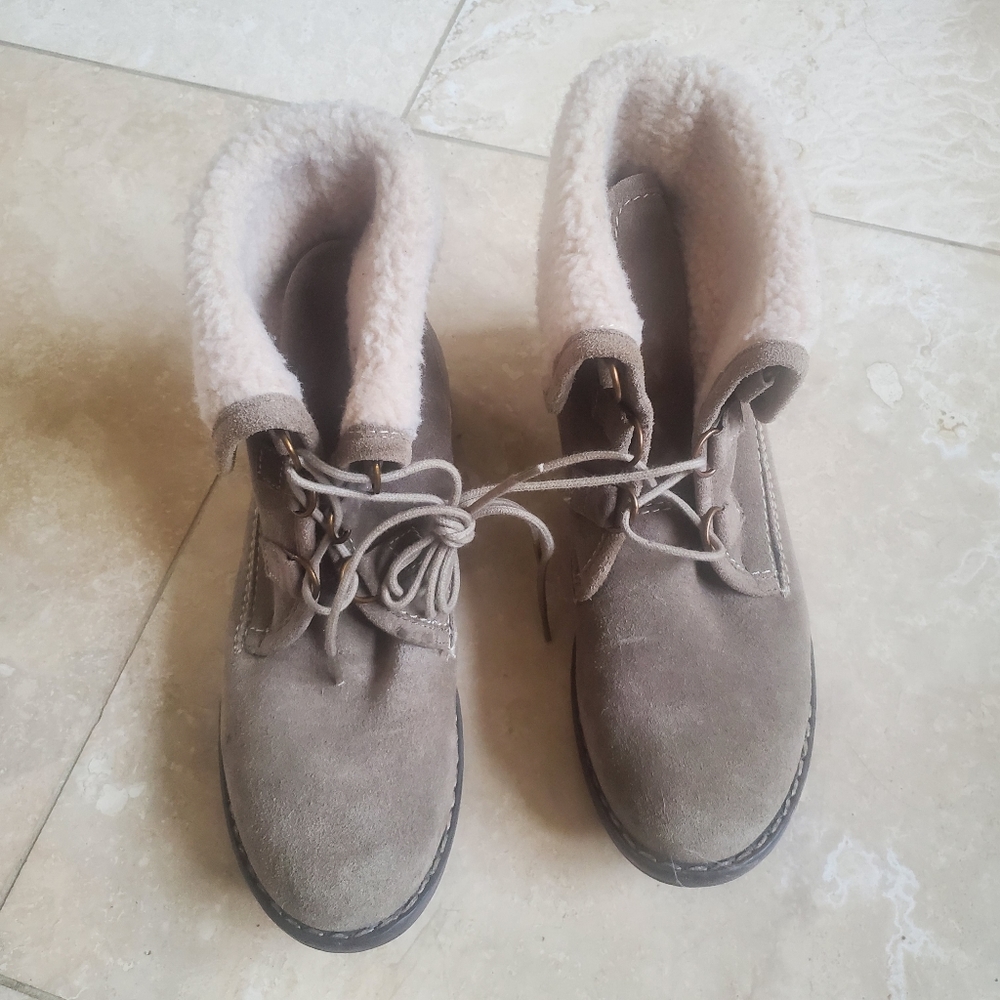 EUC‎ olive green sz 9.5 Diba ankle boots